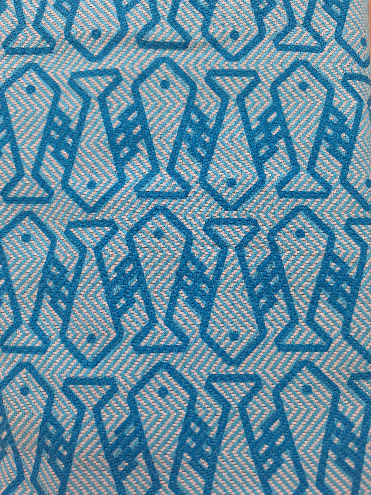 Strandteppich nach Original-Entwürfen der Vorpommerschen Fischerteppiche - Tanzende Fische Türkis