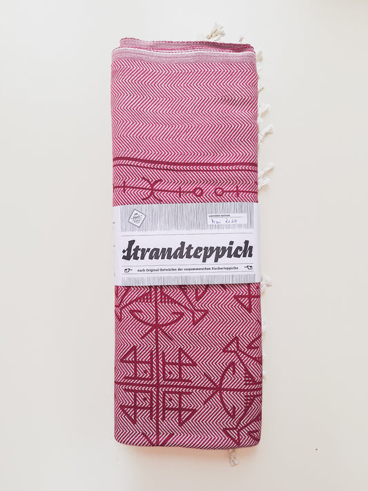 Strandteppich nach Original-Entwürfen der Vorpommerschen Fischerteppiche - Vierfisch Backsteinrot