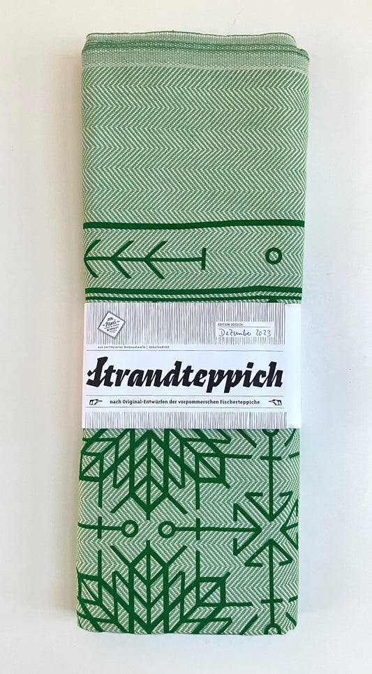 Strandteppich nach Original-Entwürfen der Vorpommerschen Fischerteppiche - Stranddistel Grün