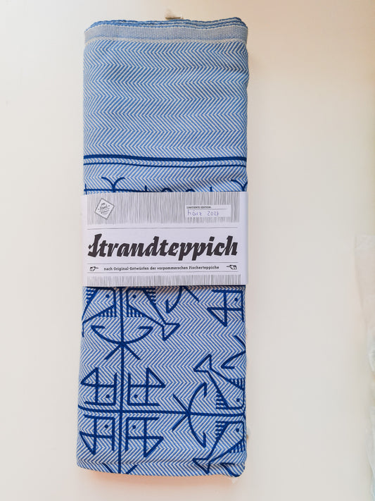 Strandteppich nach Original-Entwürfen der Vorpommerschen Fischerteppiche - Vierfisch Blau