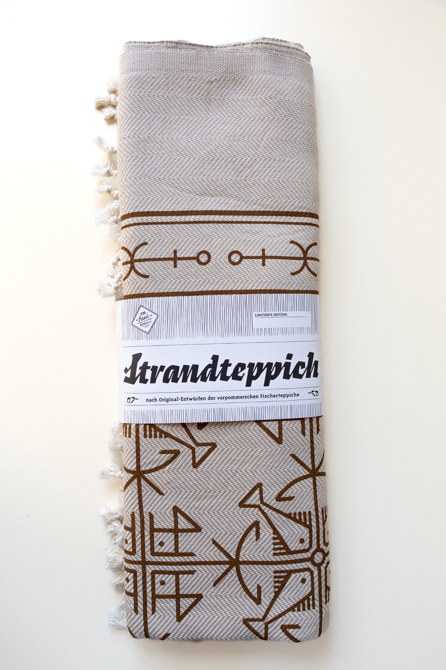 Strandteppich nach Original-Entwürfen der Vorpommerschen Fischerteppiche - Vierfisch Beige-Braun