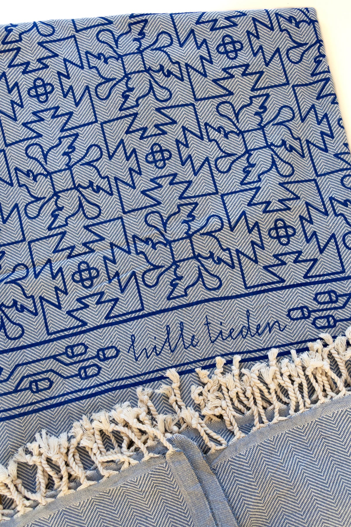 Strandteppich nach Original-Entwürfen der Vorpommerschen Fischerteppiche - Küstenwald  - Blau